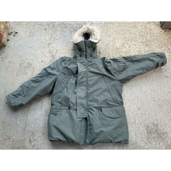 Other - Vintage USAF Parka Extreme Cold Weather Men TYPE N-3B Mil-P-6279J Large Air Forc